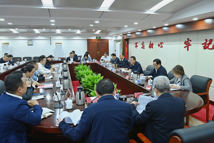 李克堅主持召開全市綜合性政企圓桌會暨有色金屬和新材料產(chǎn)業(yè)鏈鏈長制會議
